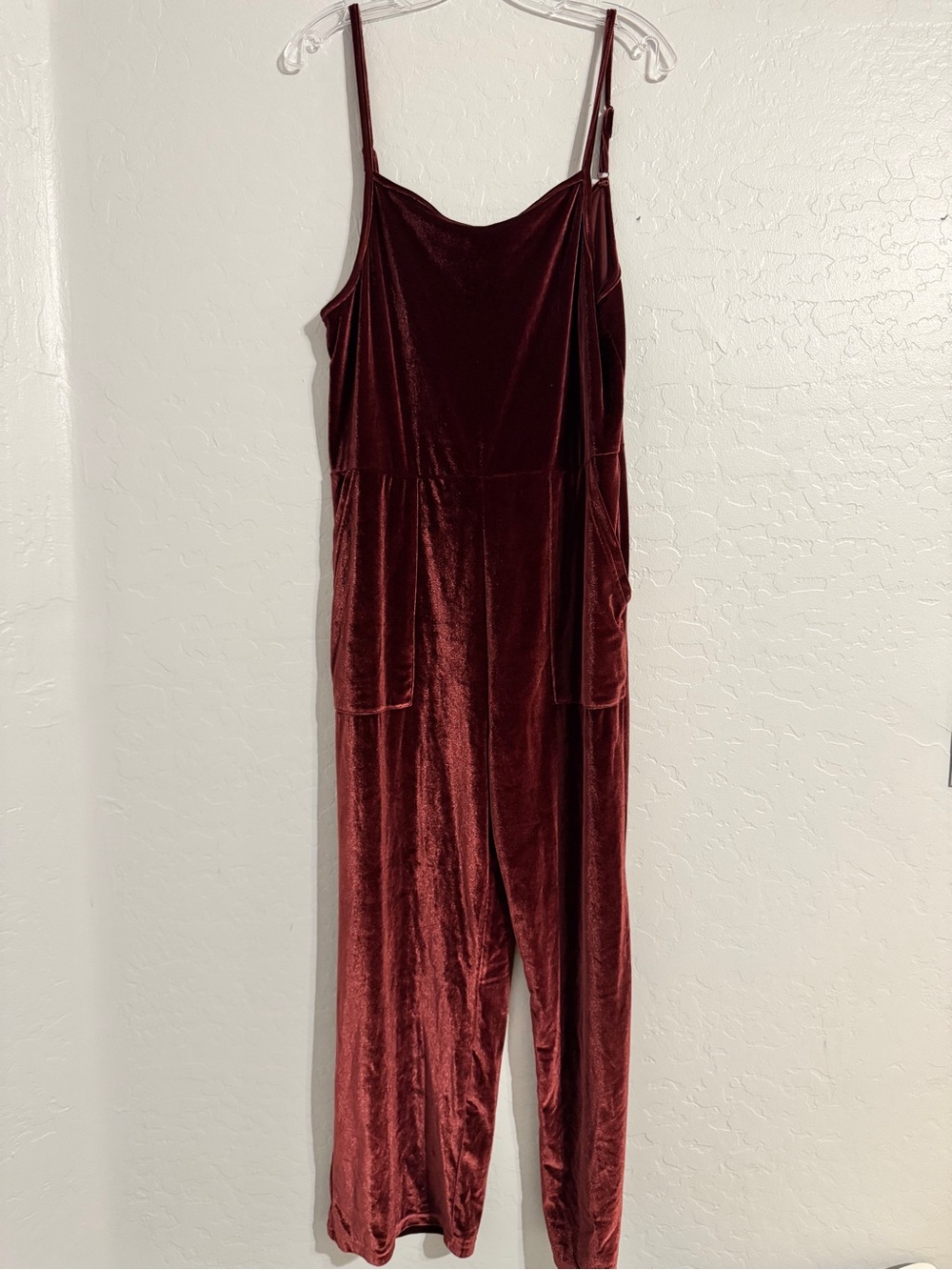 👚World Market Women’s Burgundy Velvet Sleeveless Jumpsuit One-Piece Pockets S/M